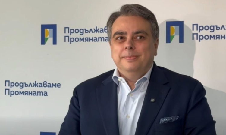 Асен Василев критикува властта: Или не са готови, или не могат